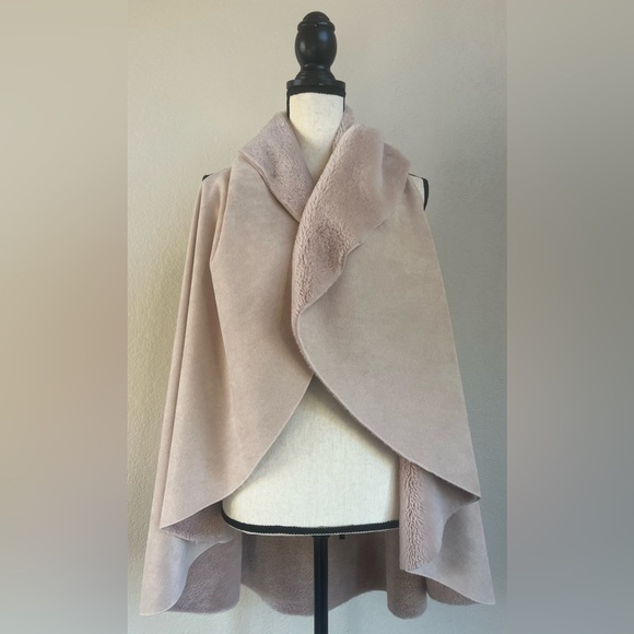 Look by M Vest Shawl - Picture 8 of 16